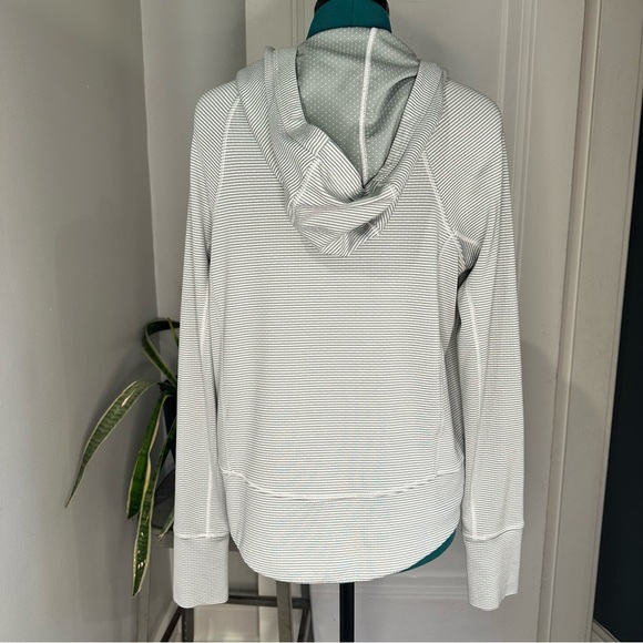 Athleta Pullover Women's Small Gray White Striped Hoodie Long Sleeve - Picture 6 of 12